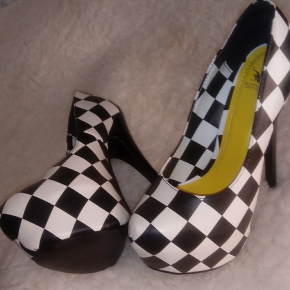 New super fun heels - Picture 2 of 8